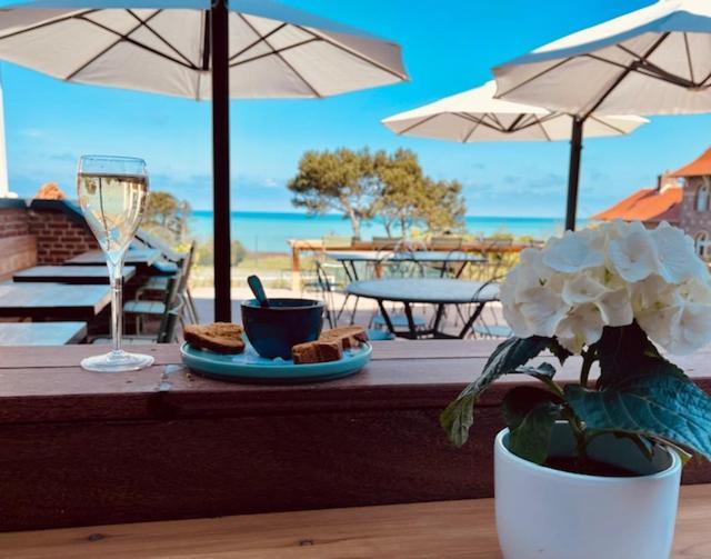 Hotel De La Terrasse ヴァランジュヴィル・シュル・メール エクステリア 写真